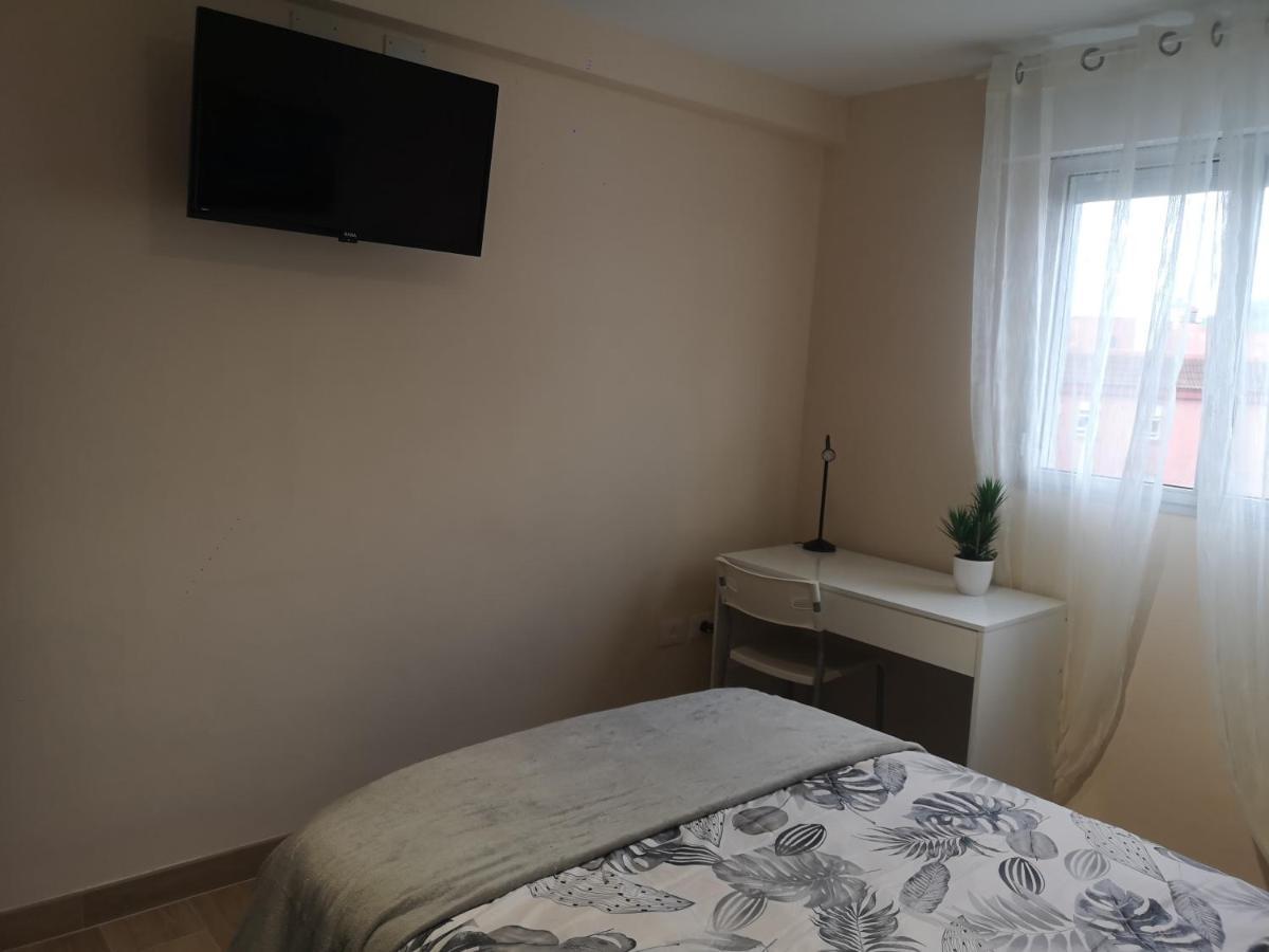 Hostal Mari En La Laguna, Alquiler Habitacion Privada En Hostal, 6 Habitaciones Cerca De La Universidad Y Aeropuerto Norte, 3 Banos Compartidos Ла Лагуна Екстериор снимка