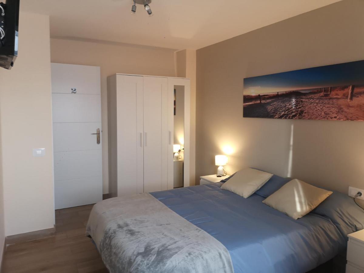 Hostal Mari En La Laguna, Alquiler Habitacion Privada En Hostal, 6 Habitaciones Cerca De La Universidad Y Aeropuerto Norte, 3 Banos Compartidos Ла Лагуна Екстериор снимка