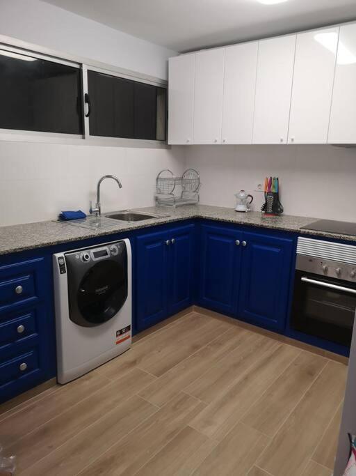 Hostal Mari En La Laguna, Alquiler Habitacion Privada En Hostal, 6 Habitaciones Cerca De La Universidad Y Aeropuerto Norte, 3 Banos Compartidos Ла Лагуна Екстериор снимка
