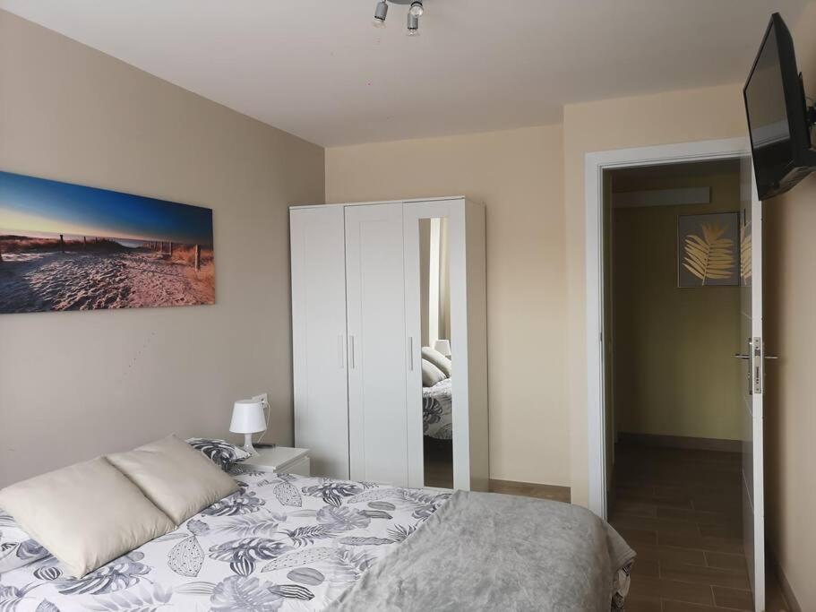 Hostal Mari En La Laguna, Alquiler Habitacion Privada En Hostal, 6 Habitaciones Cerca De La Universidad Y Aeropuerto Norte, 3 Banos Compartidos Ла Лагуна Екстериор снимка