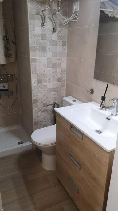 Hostal Mari En La Laguna, Alquiler Habitacion Privada En Hostal, 6 Habitaciones Cerca De La Universidad Y Aeropuerto Norte, 3 Banos Compartidos Ла Лагуна Екстериор снимка