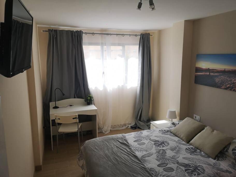 Hostal Mari En La Laguna, Alquiler Habitacion Privada En Hostal, 6 Habitaciones Cerca De La Universidad Y Aeropuerto Norte, 3 Banos Compartidos Ла Лагуна Екстериор снимка