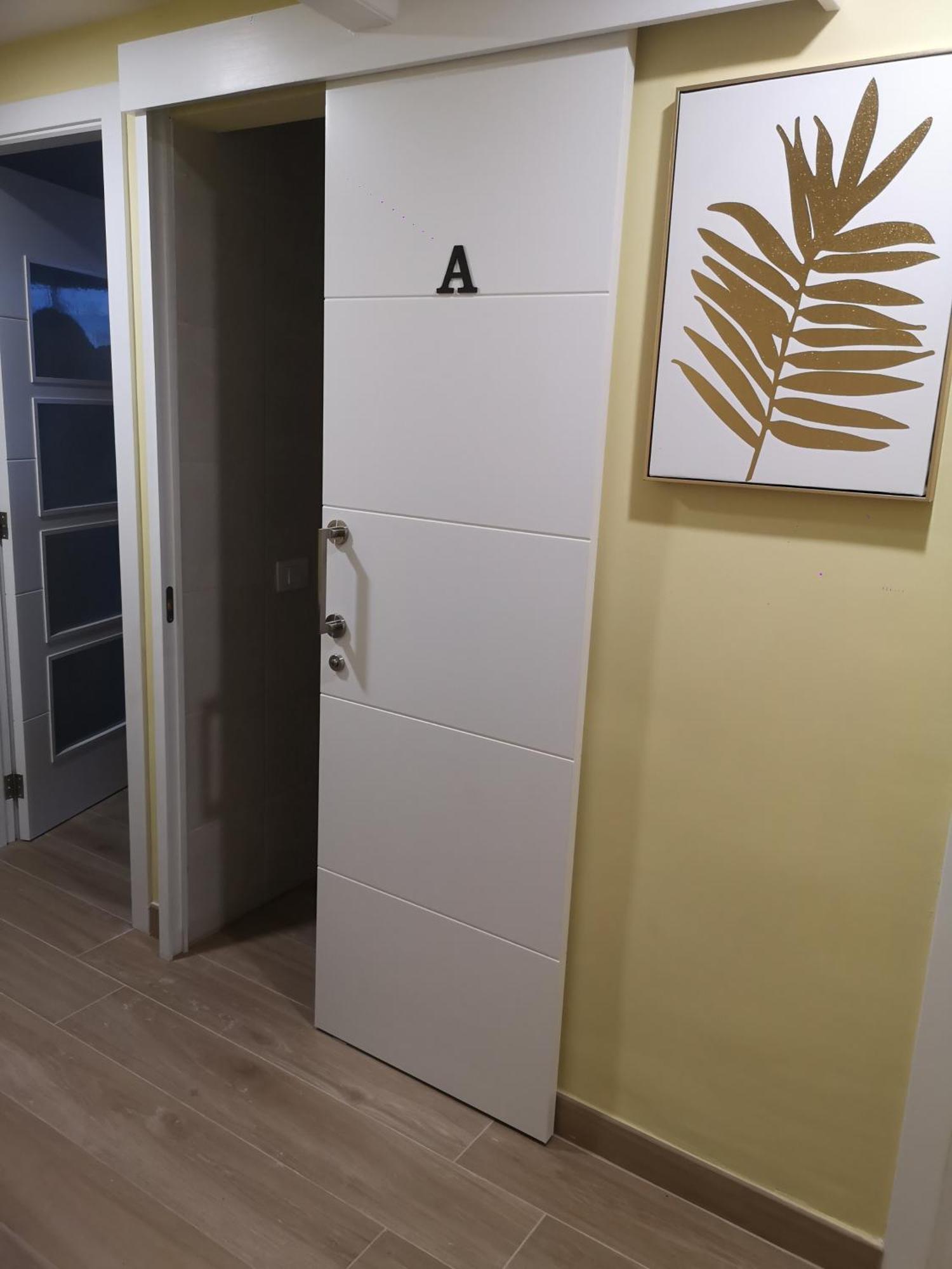 Hostal Mari En La Laguna, Alquiler Habitacion Privada En Hostal, 6 Habitaciones Cerca De La Universidad Y Aeropuerto Norte, 3 Banos Compartidos Ла Лагуна Екстериор снимка